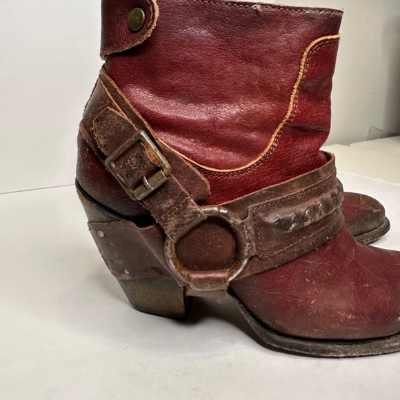 Freebird by Steven Red Ankle Boots - Picture 4 of 16